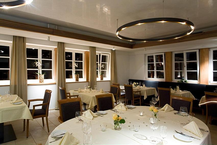 Hotel Restaurant Lamm Rosswag Файинген-ан-дер-Энц Экстерьер фото